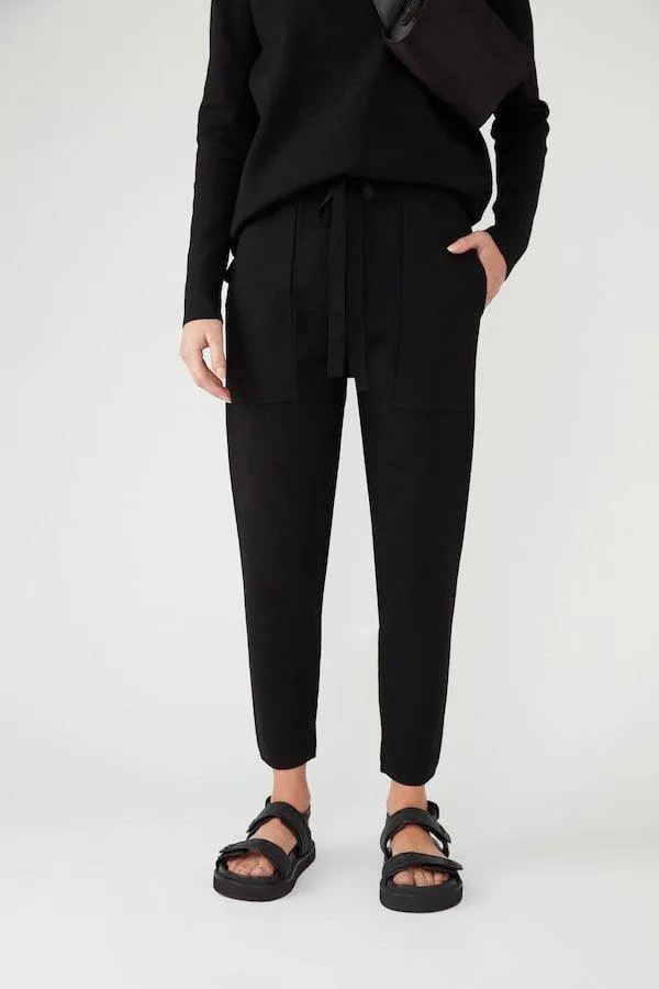 Charlton Relaxed Viscose Pant Black