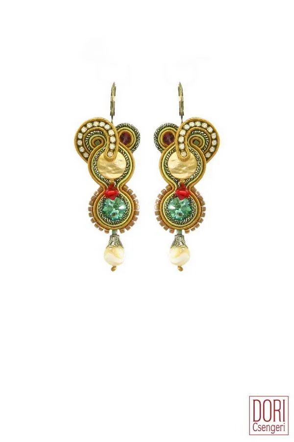 Elizabeth Chic Earrings