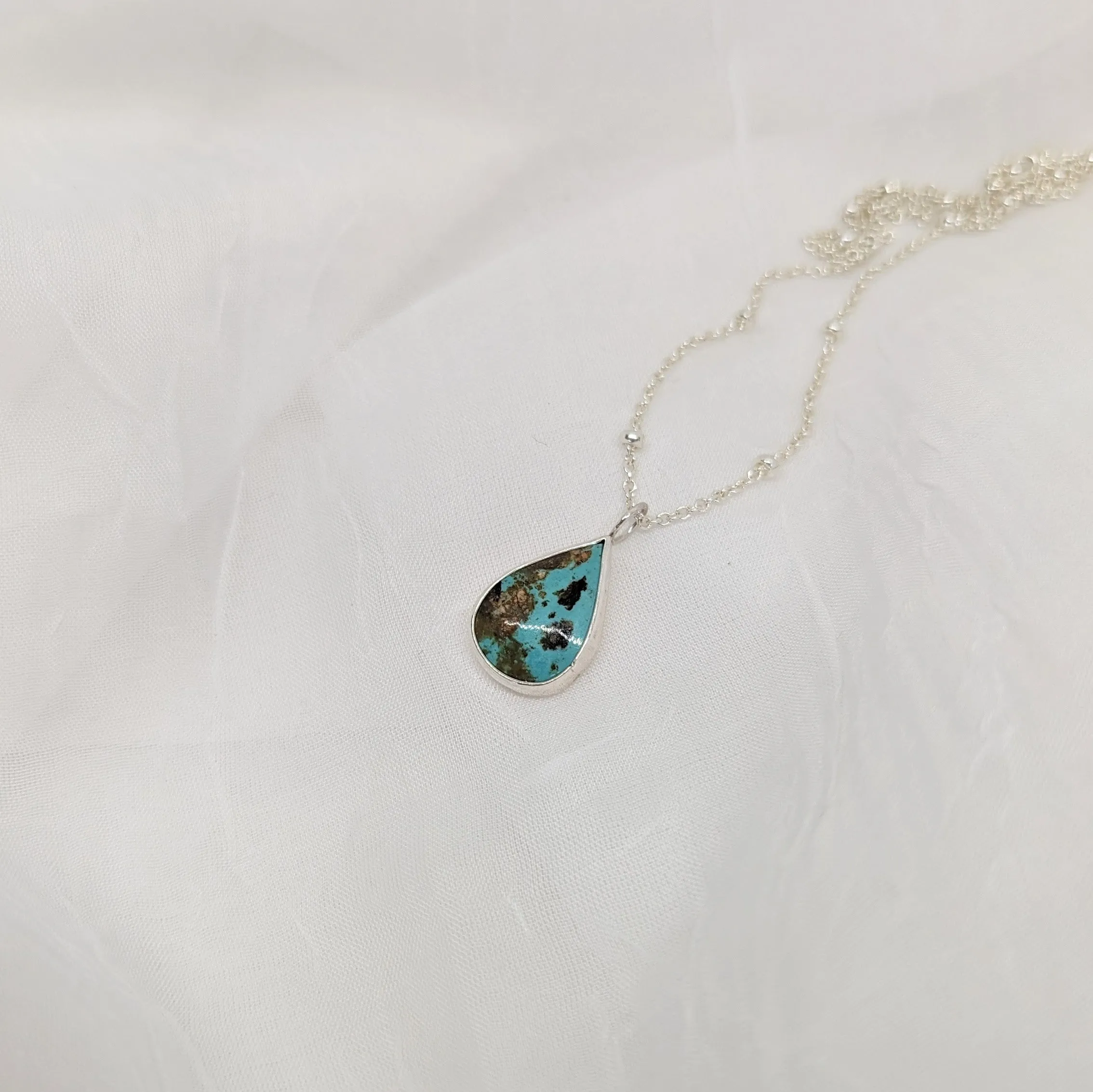 Funky Tear Shaped Turquoise Necklace