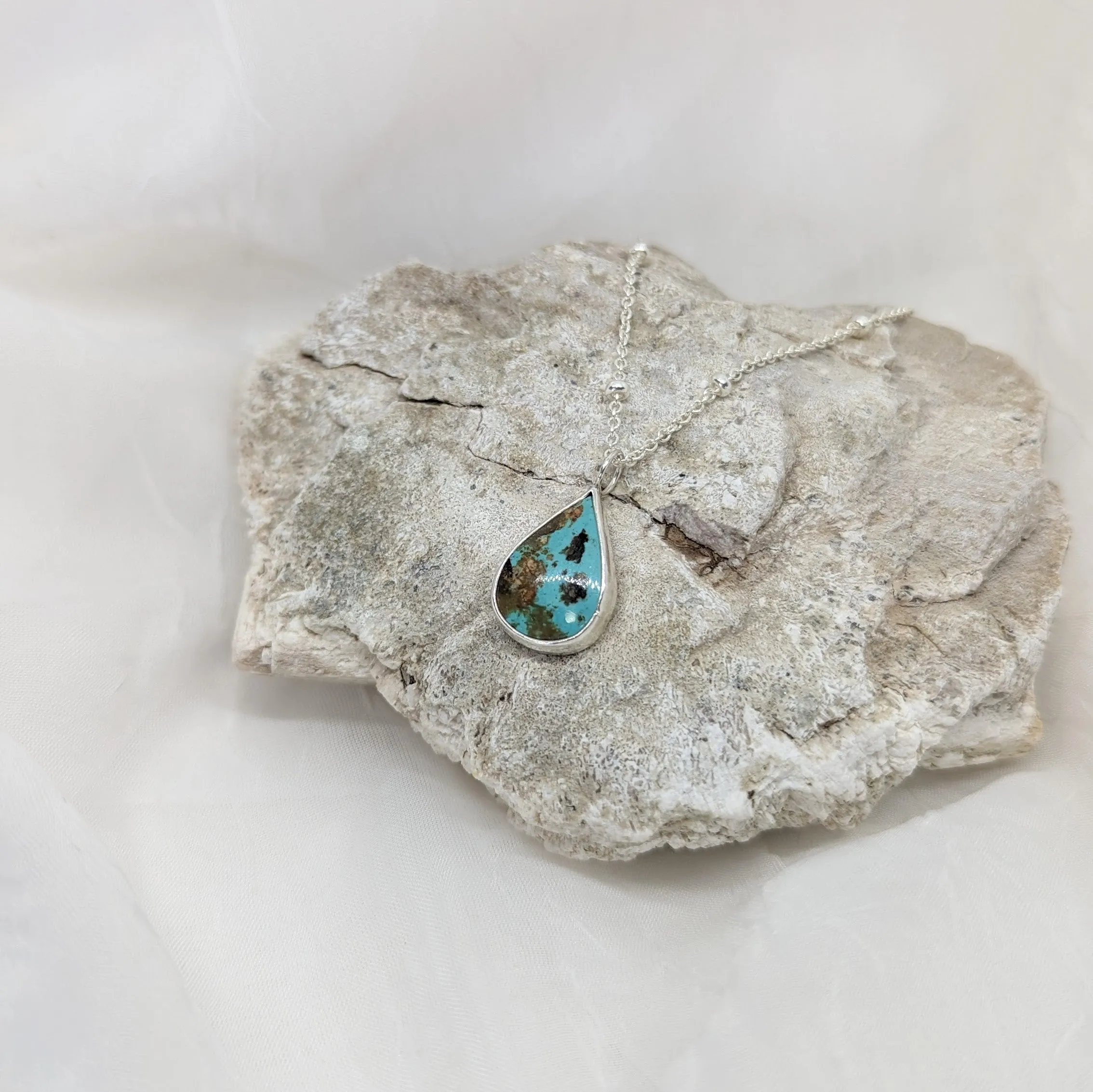 Funky Tear Shaped Turquoise Necklace