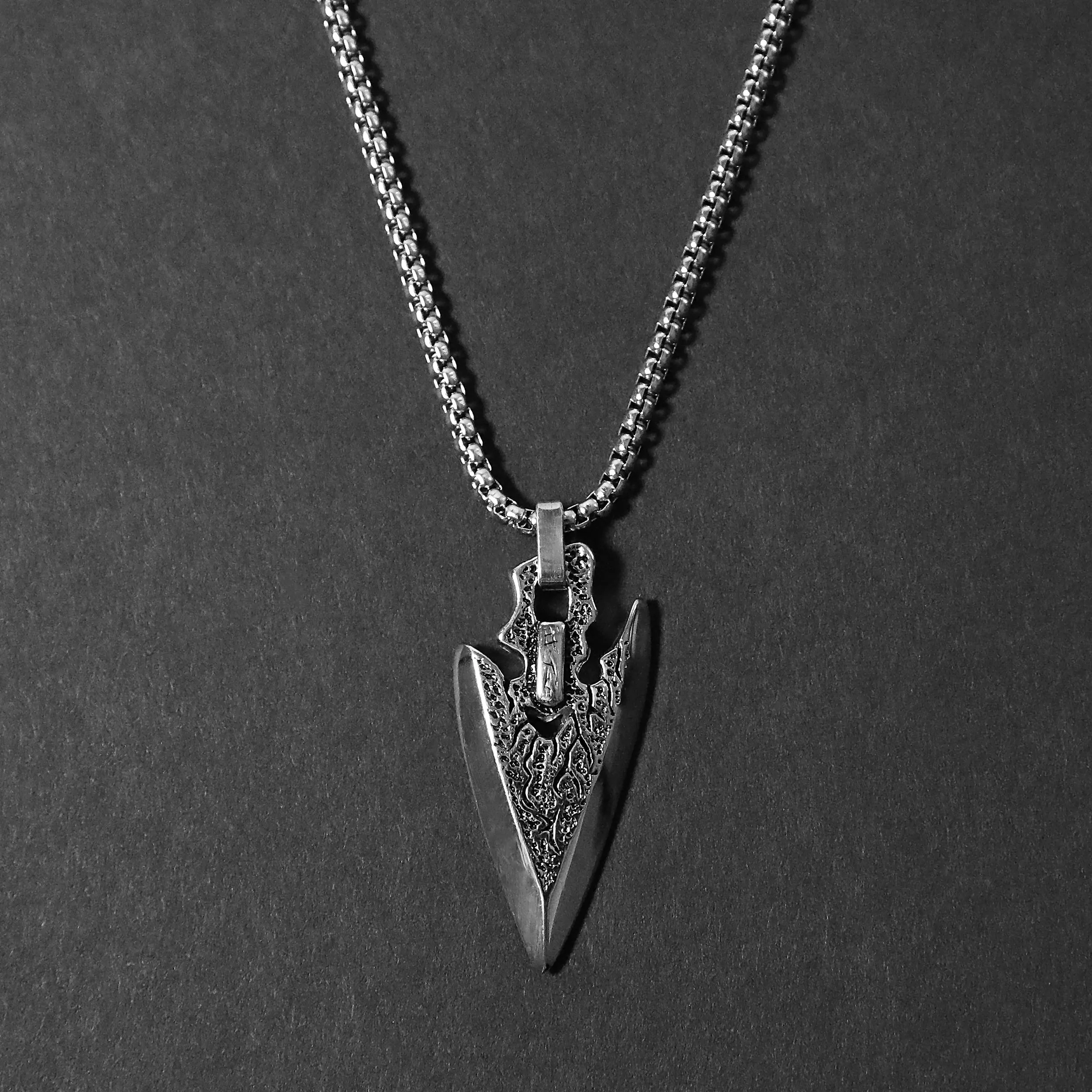 Rugged Arrowhead Necklace - Silver